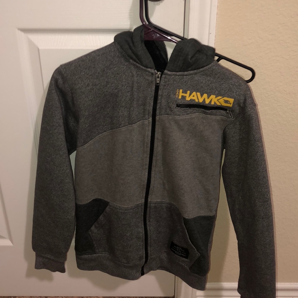 men’s gray and yellow jacket